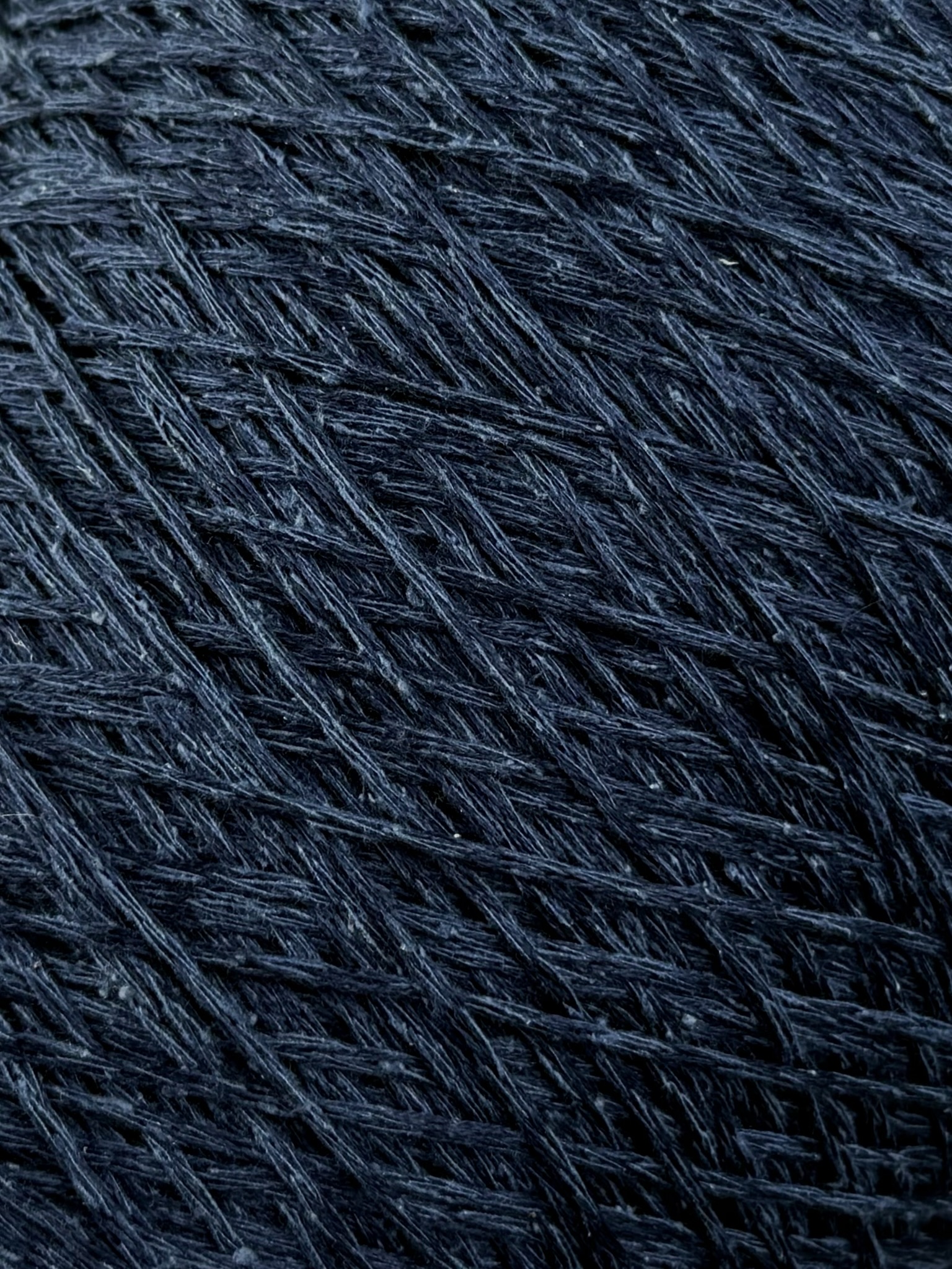 Art. Marino – Garn aus Bouretteseide und Maulbeerseide col. Marineblau  400 m / 100 g